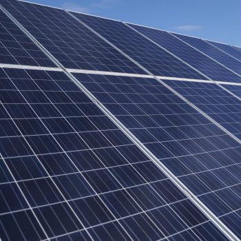 low-angle-solar-pannels-arrangement-min
